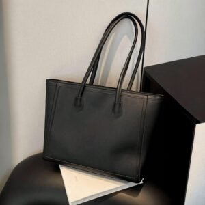 Bolso Negro – Espacioso y Práctico